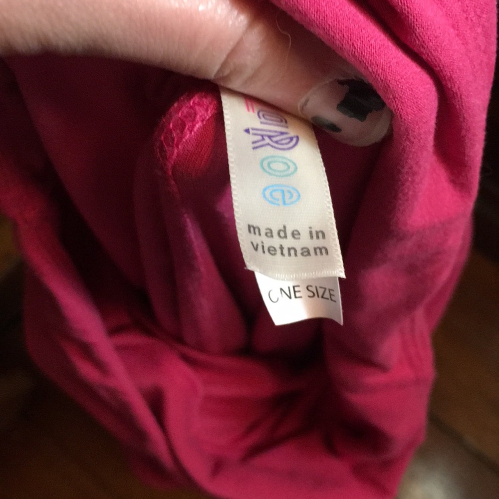 Lularoe bundle THREE SHIRTS AND ONE LEGGING - Picture 4 of 8